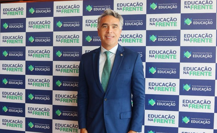 Rafael Brito  segue como membro da Comissão de Educação da Câmara