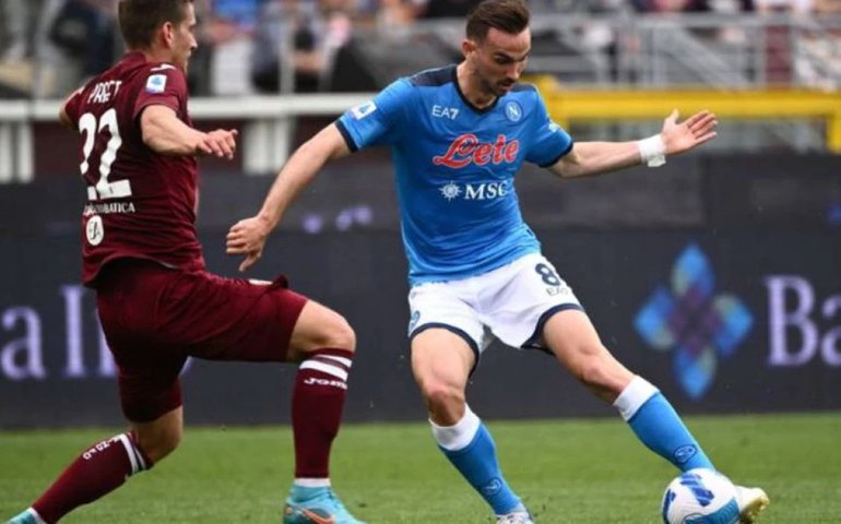 Napoli consegue vitória fora contra Torino e encaminha 3ª posição no Italiano