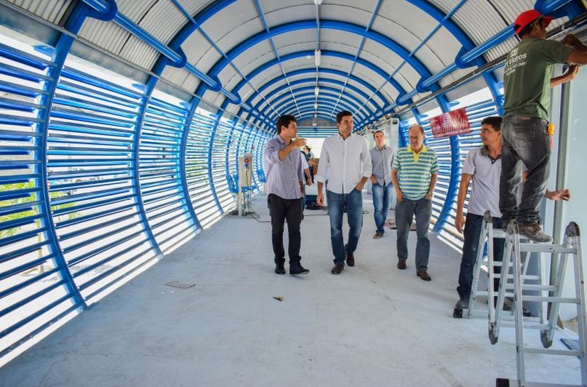 Prefeito Rui Palmeira vistoria as obras de reurbanização no Jaraguá