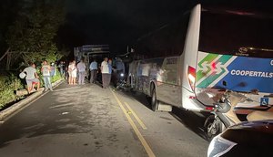 Engavetamento de seis veículos deixa condutores feridos em São Cristóvão