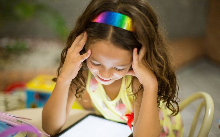 Instituição financeira ajuda crianças a entenderem sobre organização do dinheiro