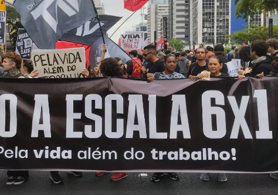 Manifestantes vão às ruas pelo fim da escala de trabalho 6x1