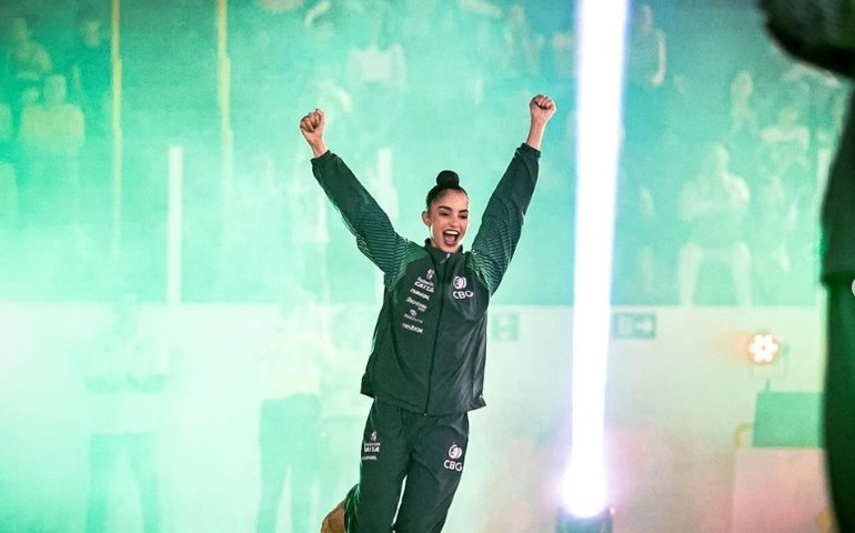 Victoria Borges se machuca e sai carregada da apresentação da ginástica rítmica do Brasil