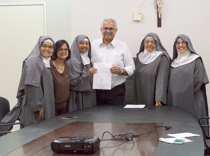 Teófilo sanciona lei que torna de utilidade pública Mosteiro de Arapiraca