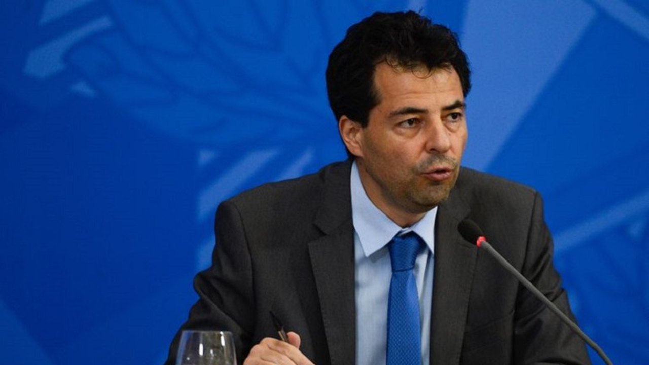 Economia caminha para consolidação fiscal e alta da produtividade, diz Sachsida
