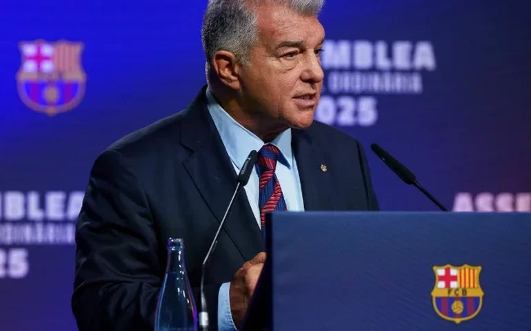 Presidente do Barcelona abre as portas do Camp Nou a Messi, mas descarta retorno ao clube: 'É a casa dele'