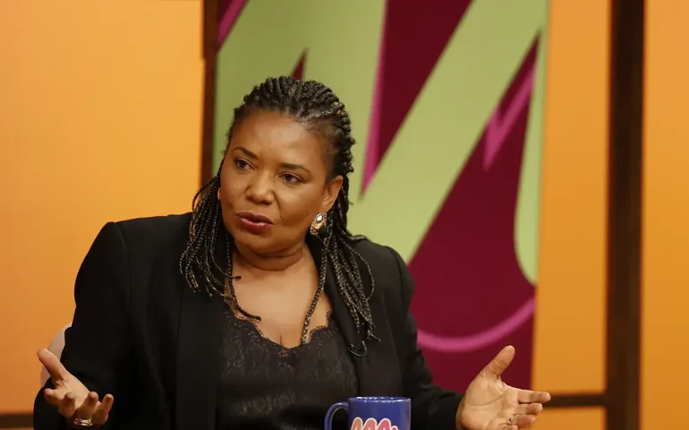 Ministra contesta secretária do PT sobre aval para uso de programa da cultura em campanhas