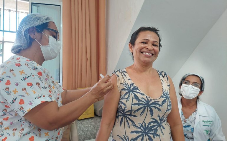 Saúde nas Grotas: Prefeitura de Maceió leva vacinação para comunidades vulneráveis