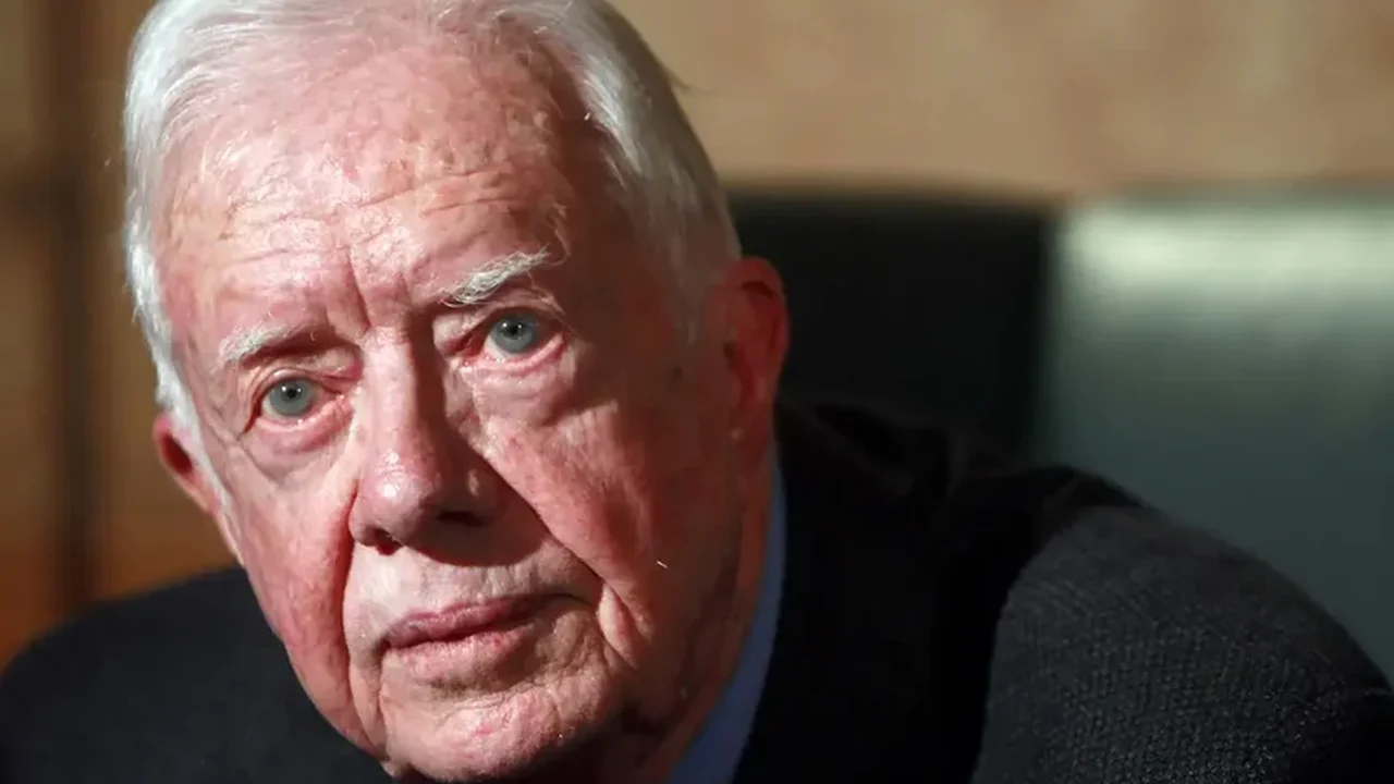 Funeral de Carter reúne últimos cinco presidentes americanos