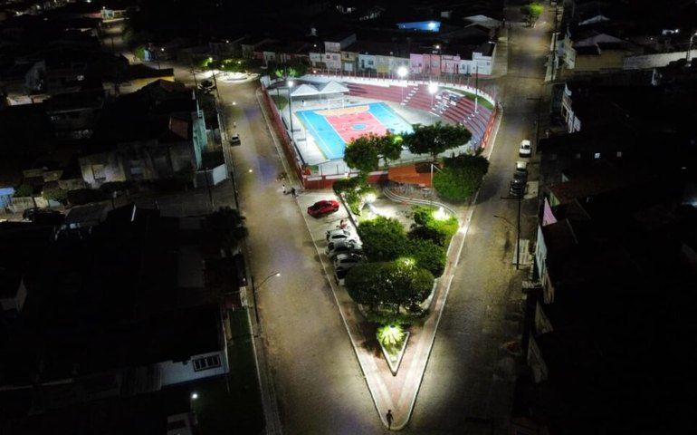 Prefeito Ronaldo Lopes recupera e revitaliza Praça de Esportes do Raimundinho