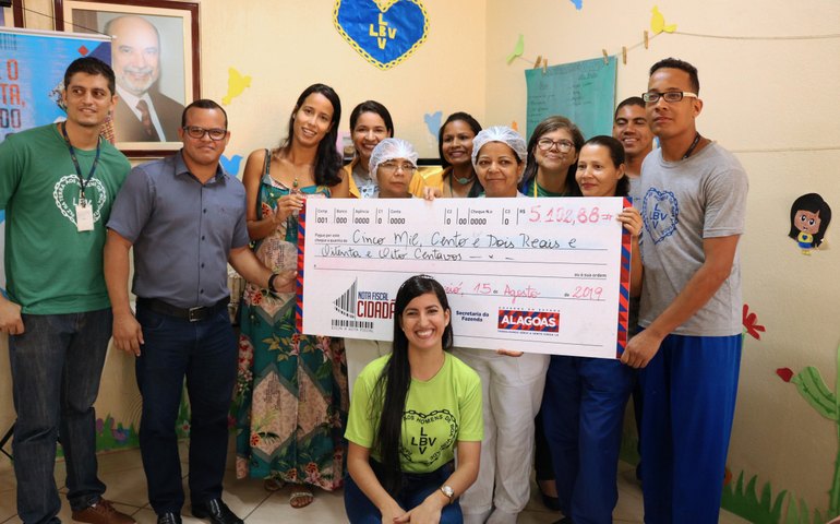 Sefaz realiza pagamento do sorteio da NFC em comemoração ao Dia dos Professores