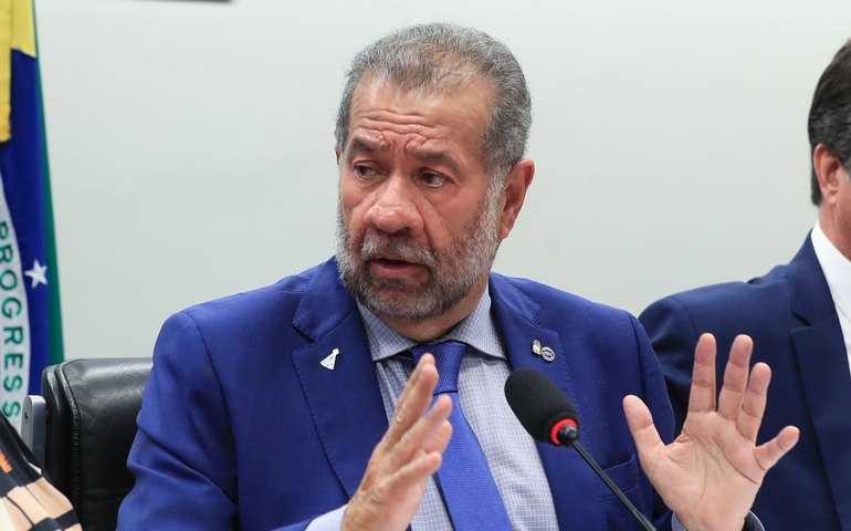 Lupi diz que sempre foi contra descontos em benefícios previdenciários