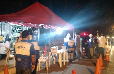 Lei Seca recolhe 35 CNHs e prende 5 por embriaguez, em Maceió