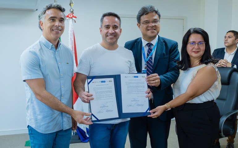 Governador assina Termo de Compromisso para construção de duas escolas no Benedito Bentes