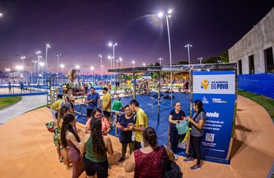 Moradores comemoram revitalização de praça no Osman Loureiro: "Esperança de dias melhores"