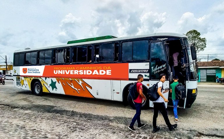 Novos estudantes de Palmeira têm 30 dias para garantir transporte gratuito para Arapiraca e Santana
