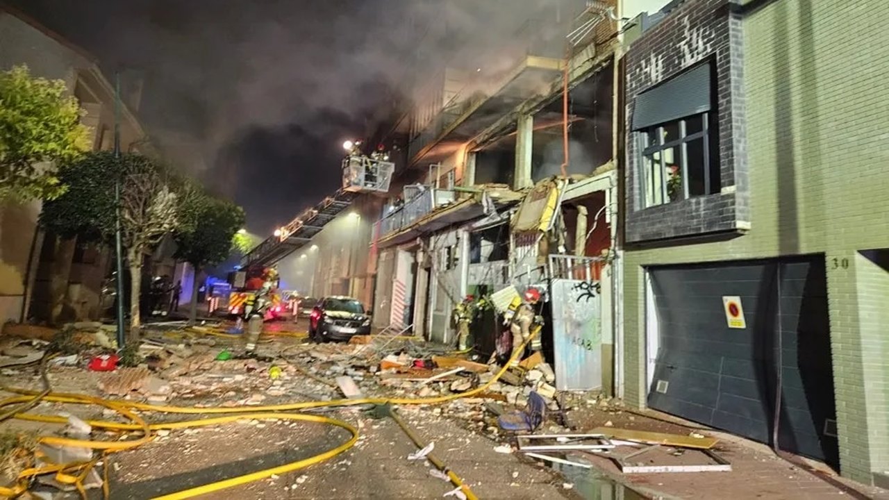 Explosão em prédio deixa um morto e 14 feridos na Espanha; vídeo