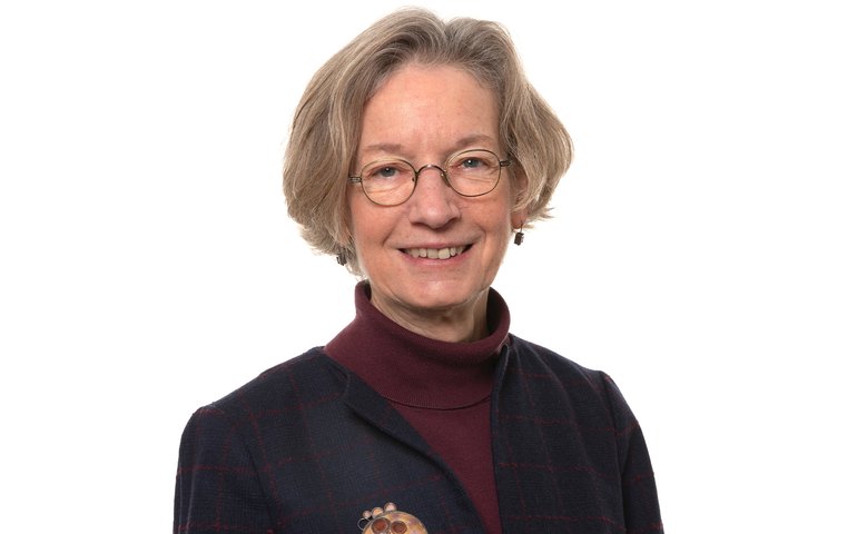 Mann, do BoE, defende manutenção dos juros em níveis restritivos por mais tempo