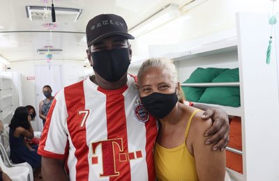 Através do Matrícula Móvel, casal decide retomar os estudos e fazem matrícula no EJAI