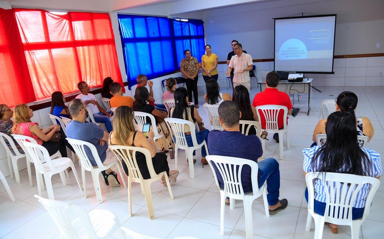 Educação abre inscrições para formação gratuita em gestão escolar