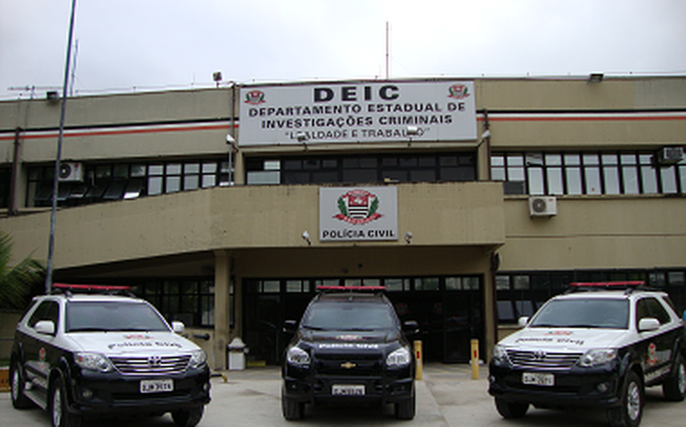 SP: Dupla é presa com viatura, sinalização e uniformes clonados