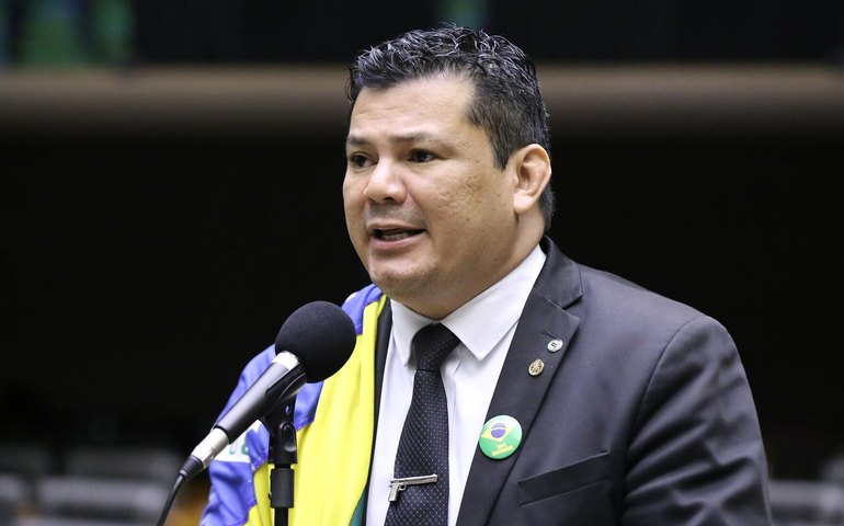 Polícia Federal e PGR são acionadas para investigar deputado bolsonarista que desejou morte de Lula