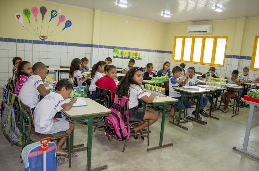 Cristiano Matheus reinaugura Escola Dr. Silvério Jorge totalmente climatizada