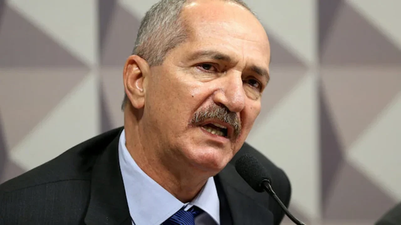 Aldo Rebelo diz que se arrependeu de ter votado na cassação de Collor