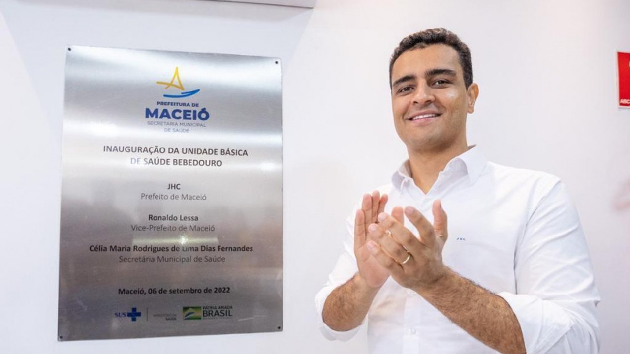 JHC se afasta da Prefeitura de Maceió e Presidente da Câmara assume