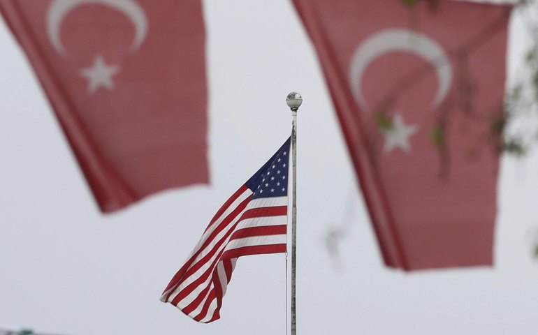 China usa políticas de Trump para criar nova frente com Índia e Rússia