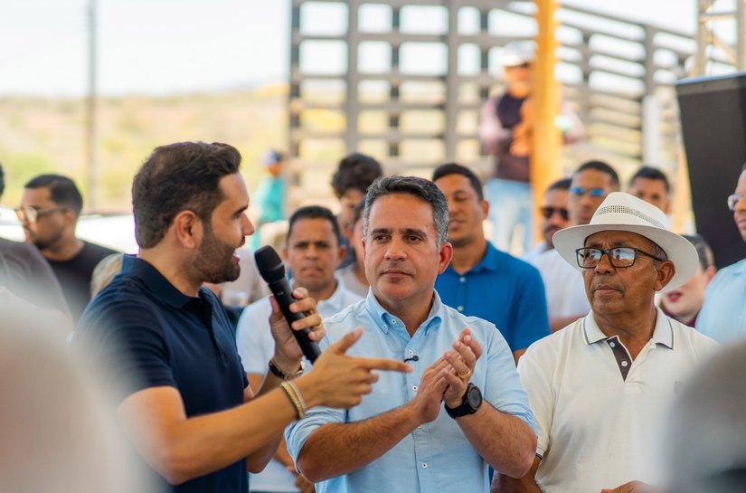 Estrada do Feijão: governador inaugura rodovia entre Piranhas e Inhapi