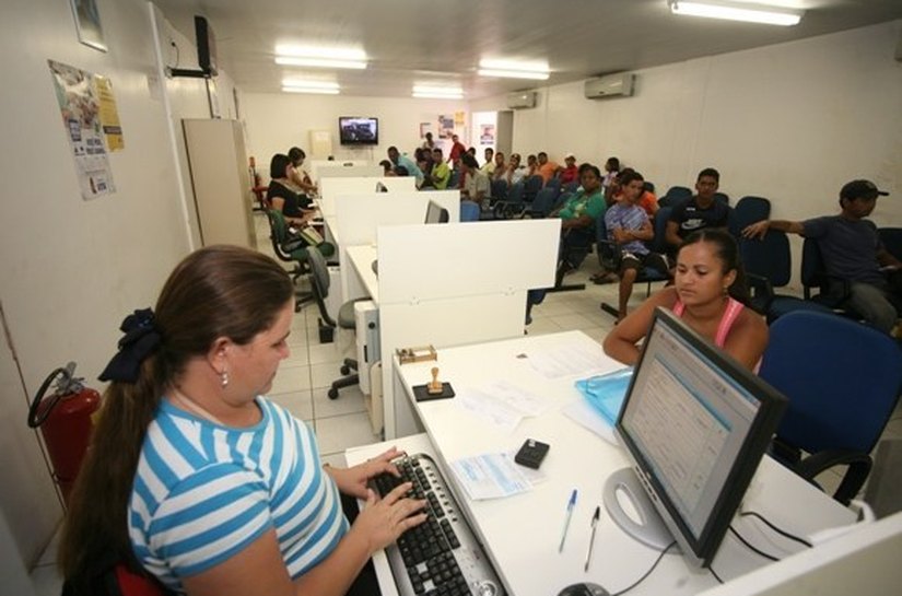 Alagoas é destaque nacional no desempenho do mercado de trabalho em 2015