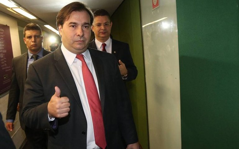 Fundo partidário e amigos pagam campanhas