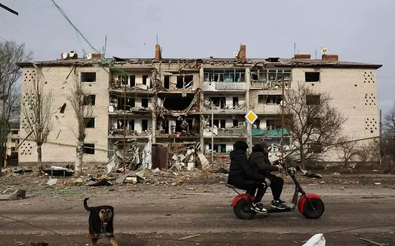 Operadores de drones russos eliminam forças ucranianas em Orekhov