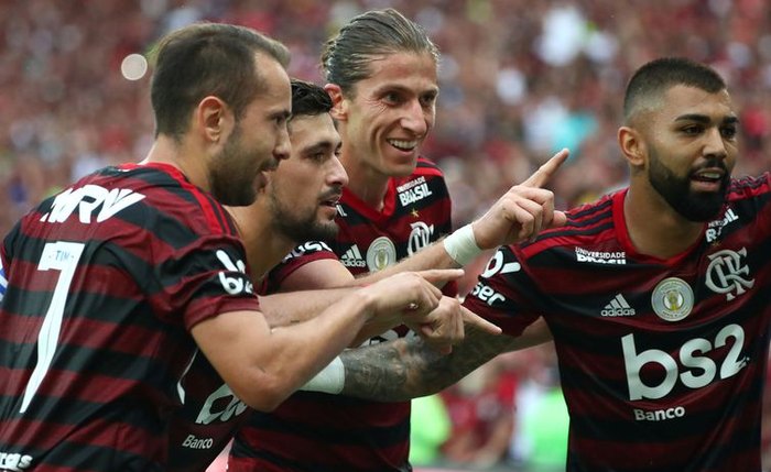 No momento, Flamengo aparece na primeira colocação, oito pontos a frente do Palmeiras