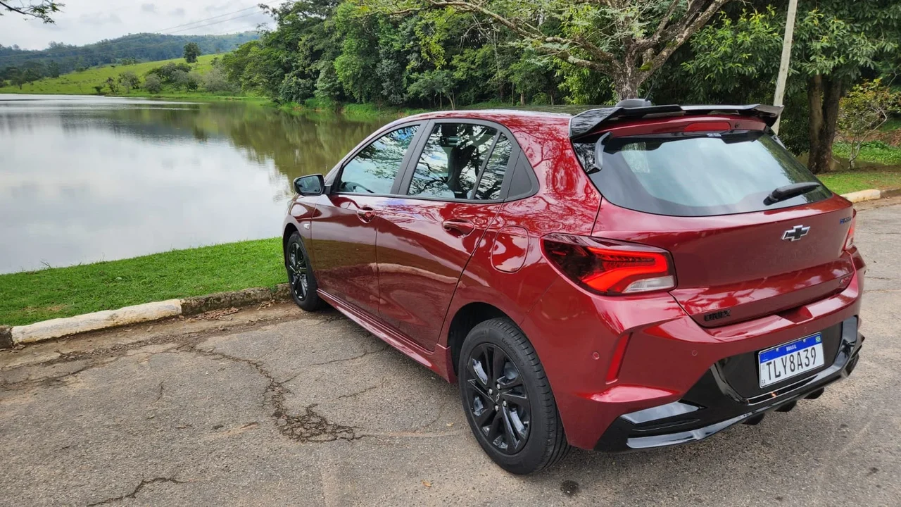 Chevrolet Onix 2026 evolui e ganha espaço no mercado