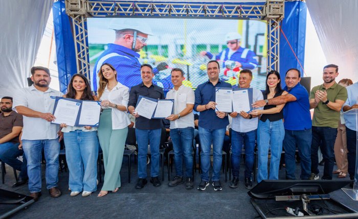 Evento de assinatura da ordem de serviço para construção da unidade de gás natural em Batalha
