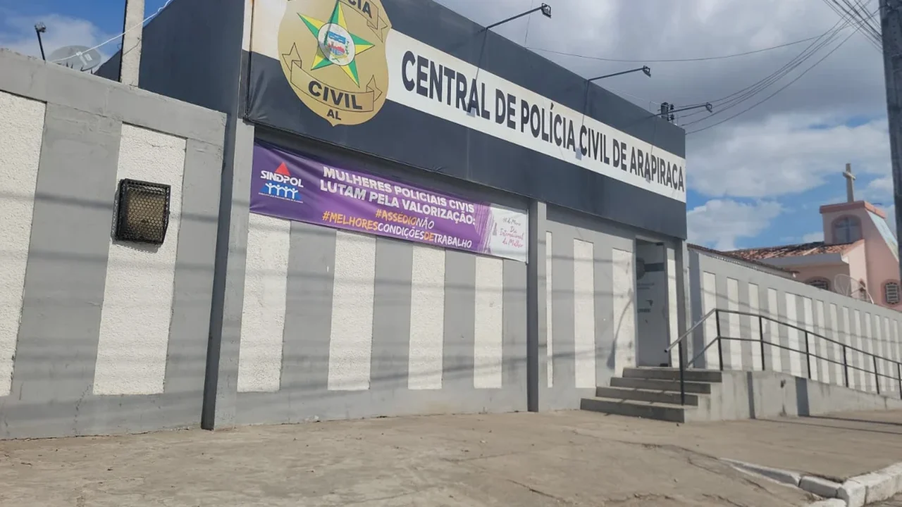 Mulher é recebida com socos pelo companheiro ao chegar do trabalho no bairro Planalto, em Arapiraca