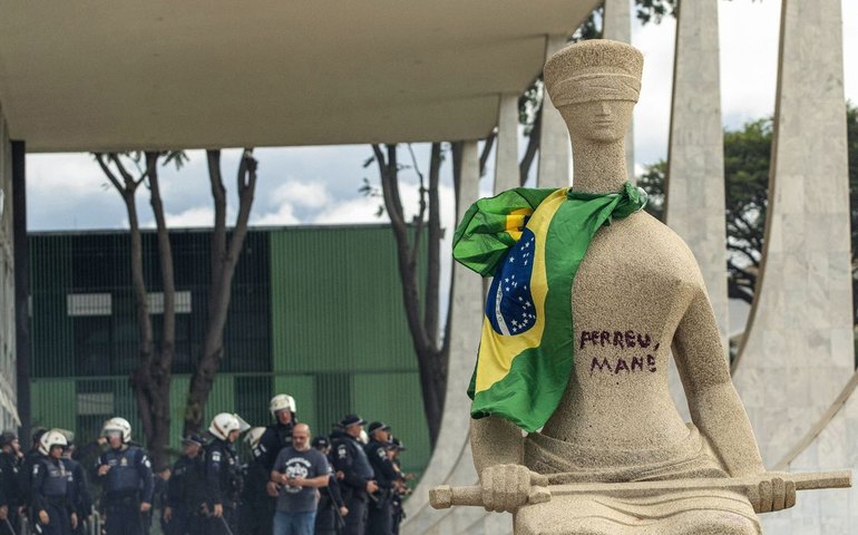 Preso pelo 8/01 é liberado para prisão domiciliar