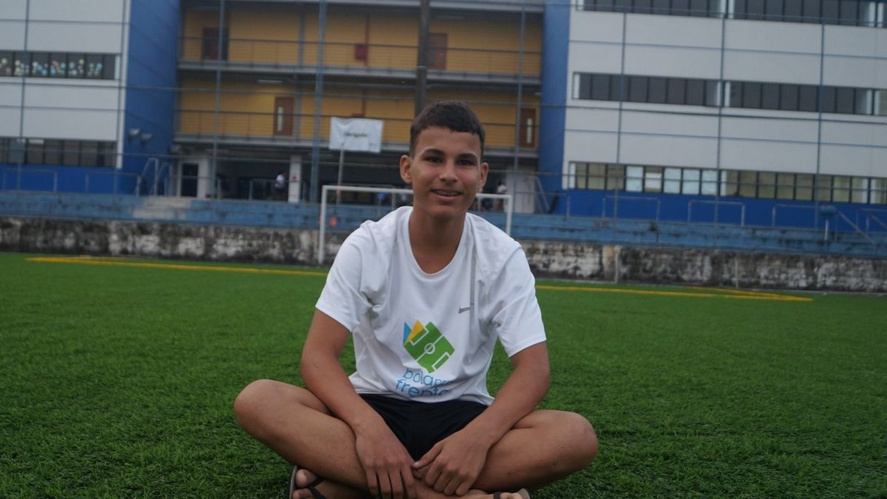 Jovem de projeto social do técnico Jorginho concorre a prêmio internacional