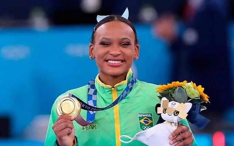 Rebeca Andrade leva a prata nas barras assimétricas na Copa do Mundo de Paris