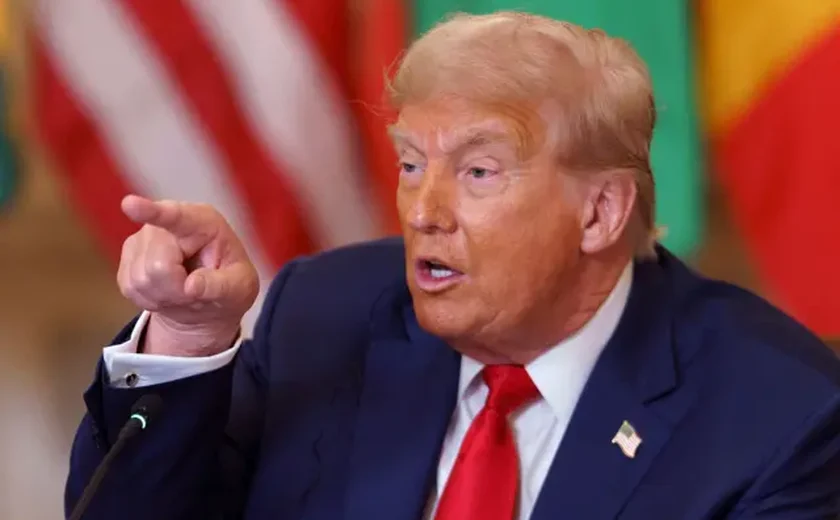 Trump diz que não pretende conversar com Lula sobre nova tarifa e critica tratamento a Bolsonaro