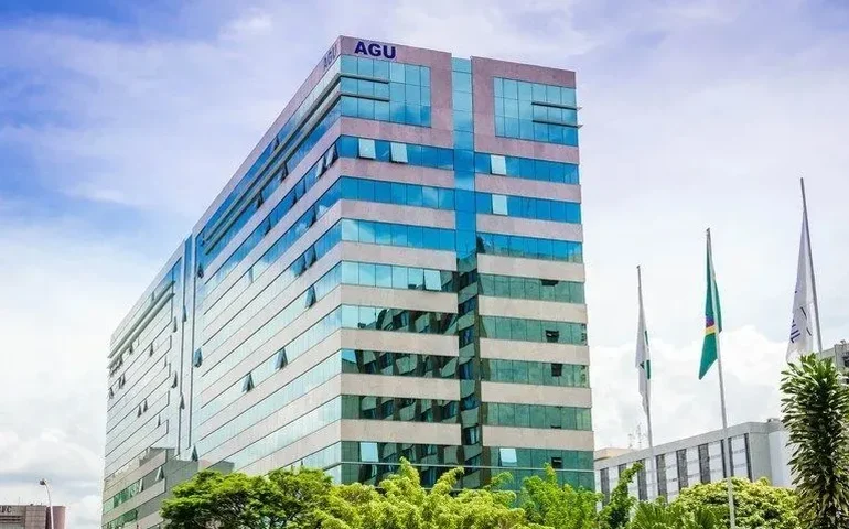 AGU dá 72h para Meta explicar medidas para proteger direitos em redes no Brasil