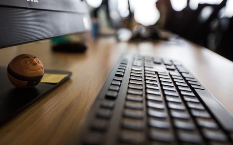 Seis de cada dez universitários entram em cursos a distância; presencial cai 28%