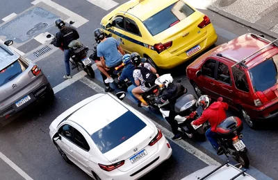 Mototáxi por aplicativos é tragédia anunciada, diz pesquisador do Ipea