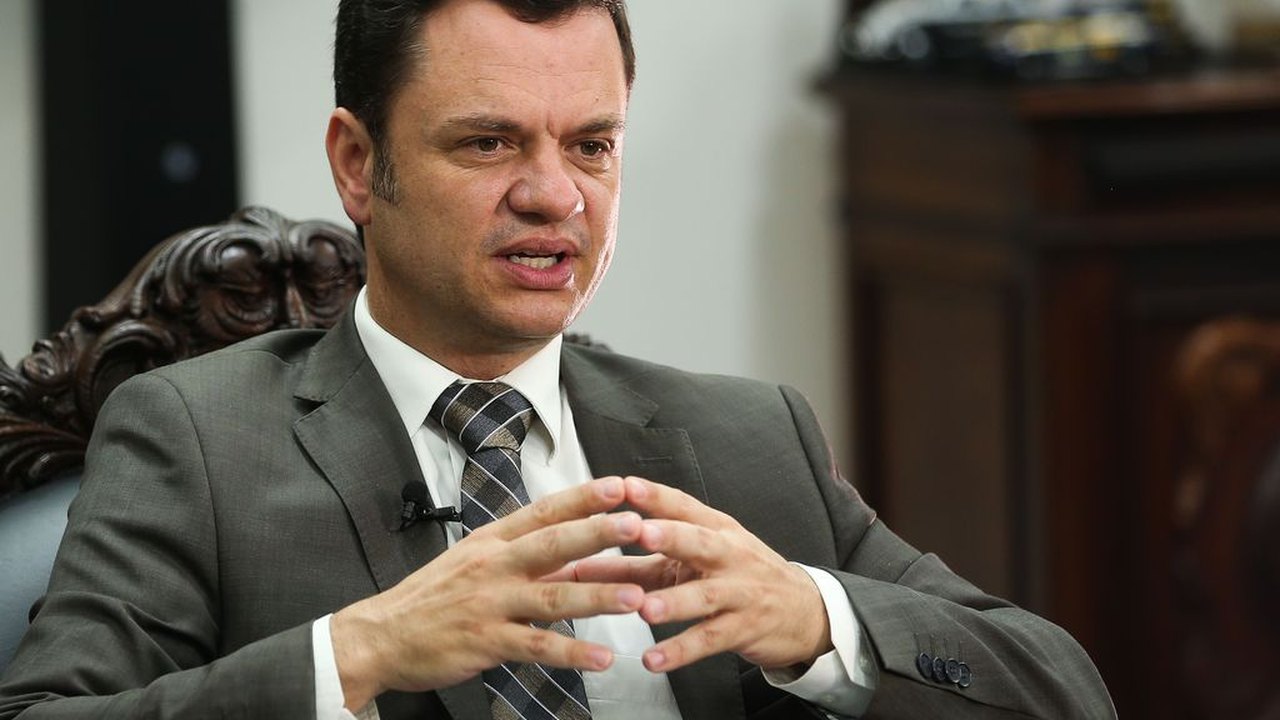 Anderson Torres anuncia que voltará ao Brasil e se apresentará à justiça