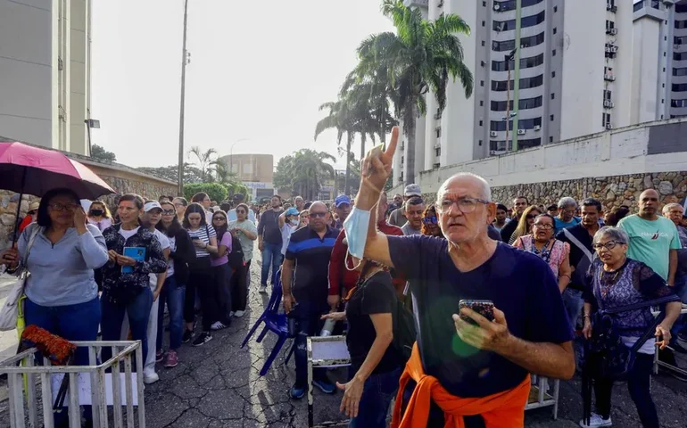 Eleição na Venezuela: Diminuição do comparecimento eleitoral na capital à tarde preocupa oposição