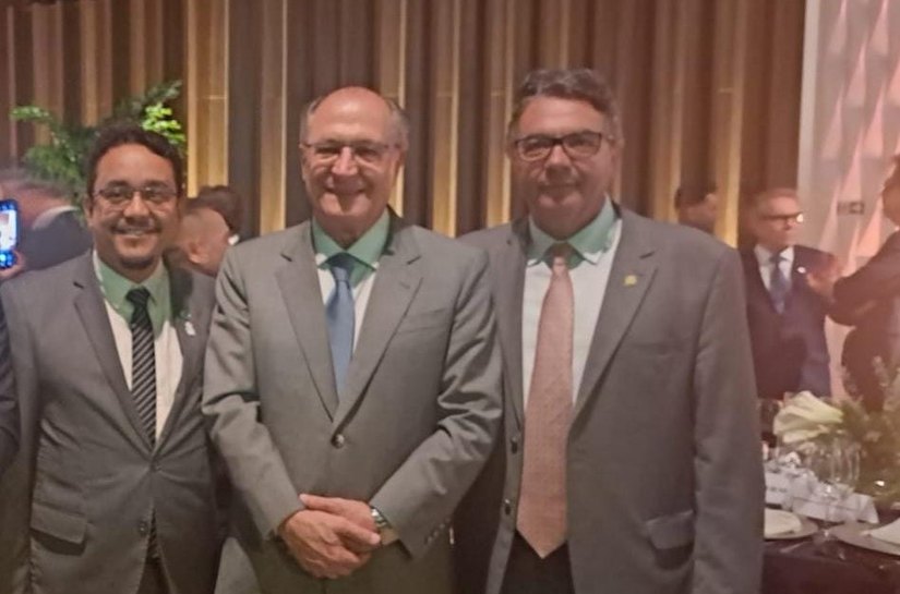 Rodrigo Buarque participa com o vice-presidente da República do aniversário de 60 anos da CMB
