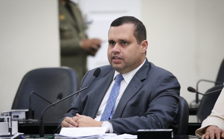 Deputado Fernando Pereira apresenta PL que garante mais transparência a contratações públicas