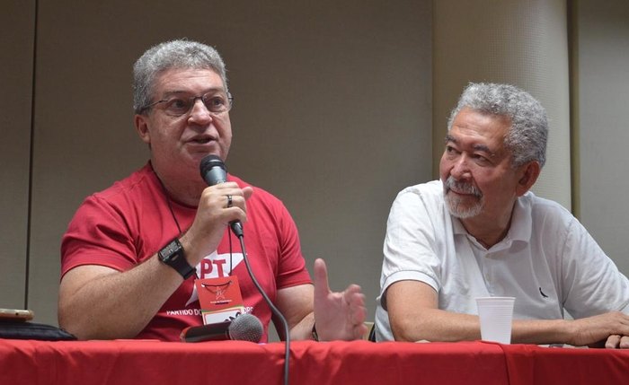 Ricardo Barbosa, presidente do PT em Maceió, ao lado do deputado federal Paulão
